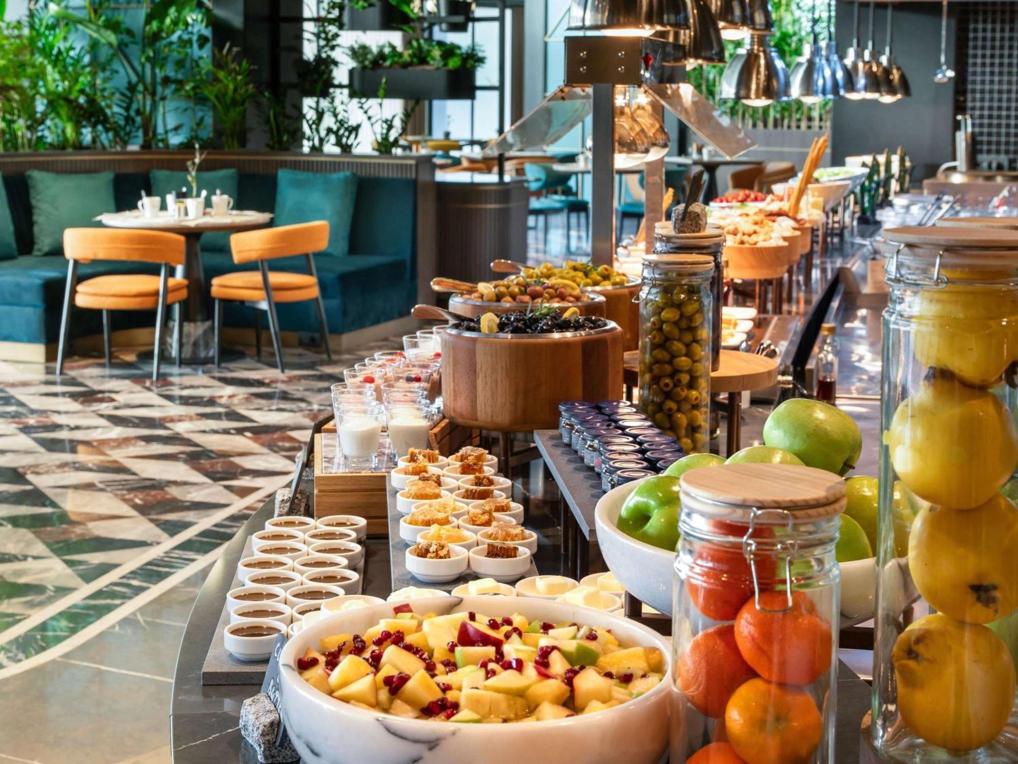 Moevenpick Hotel Istanbul Marmara Sea Buitenkant foto